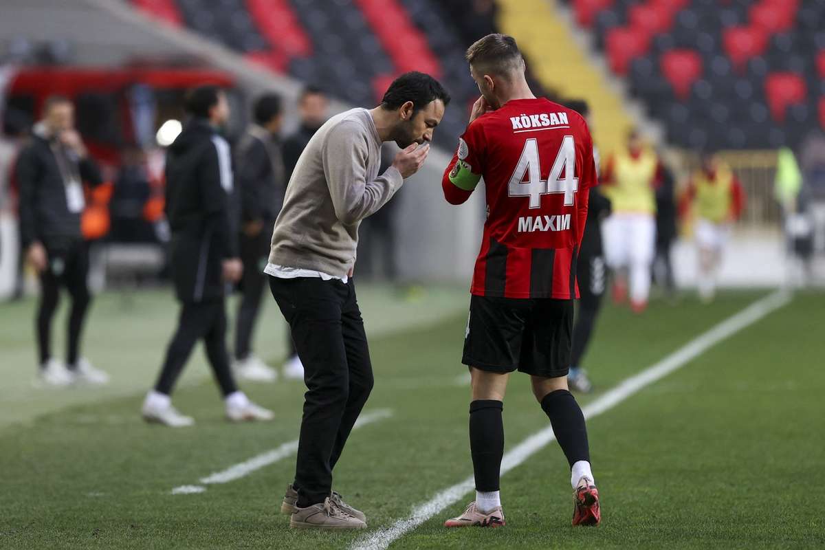 Duel indecis in meciul romanilor din Turcia Notele pentru Maxim Sorescu si Puscas