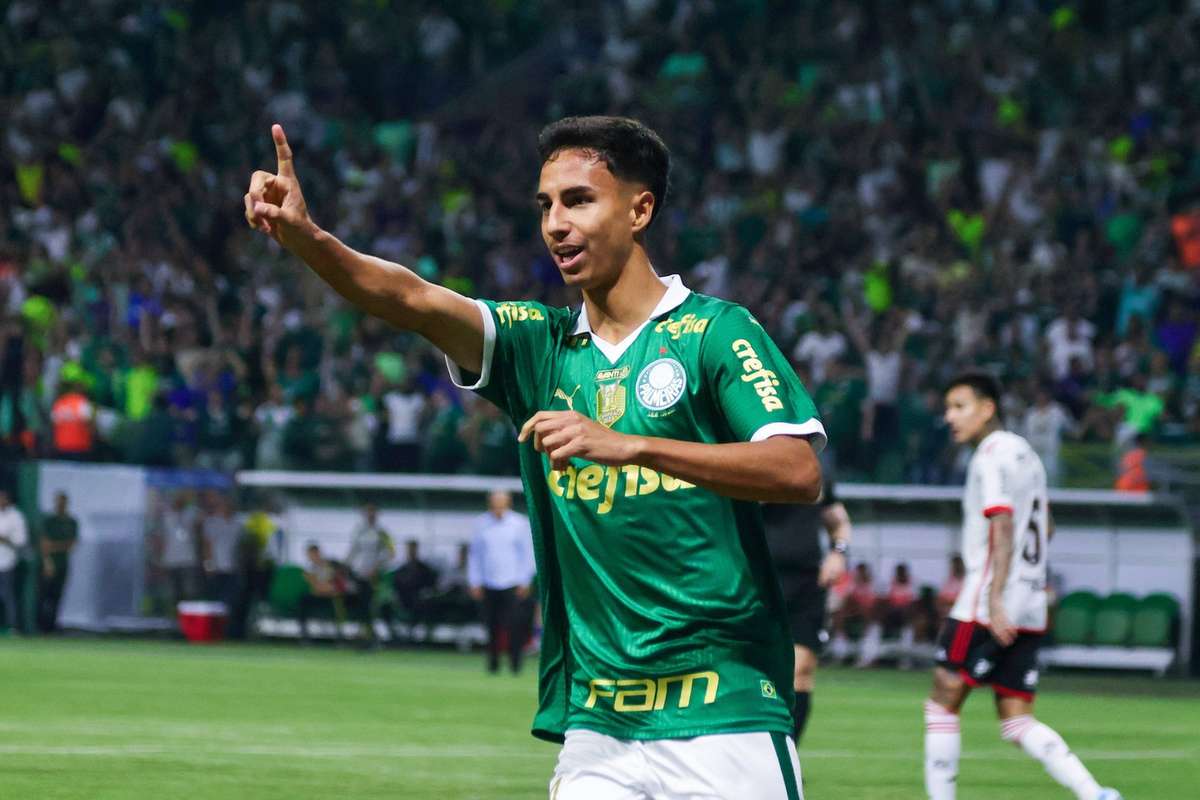 Manchester City a cheltuit din nou enorm Cetatenii au cumparat un fundas pentru peste 30 de milioane de euro