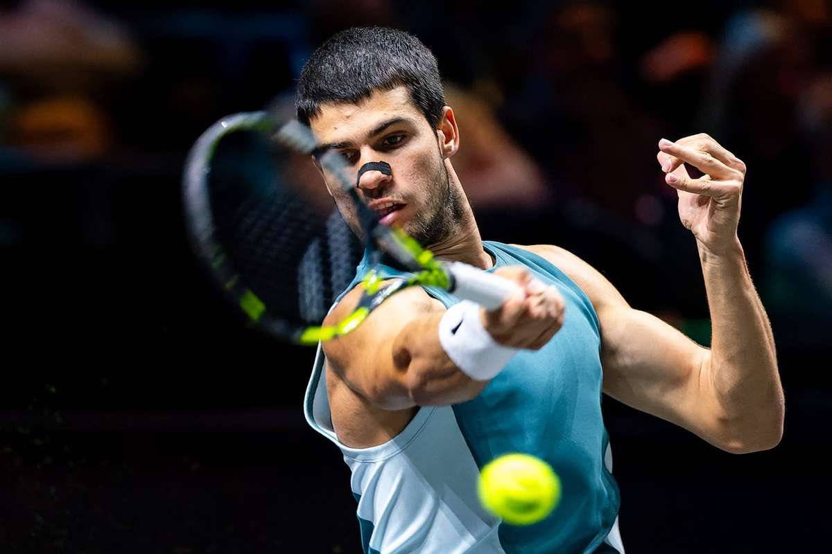 Alcaraz s a calificat in semifinalele turneului de la Rotterdam