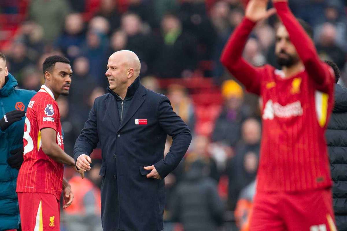 Liverpool domina si stabileste doua premiere Arne Slot aproape de a l depasi pe Mourinho
