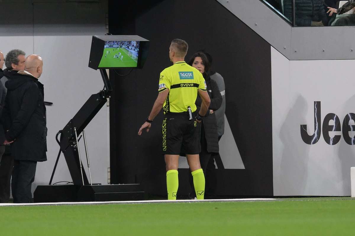 Arbitrii vor explica deciziile VAR in Cupa Italiei