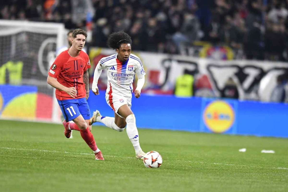 Dupa ce a stralucit cu FCSB starul Lyon e dorit in Premier League