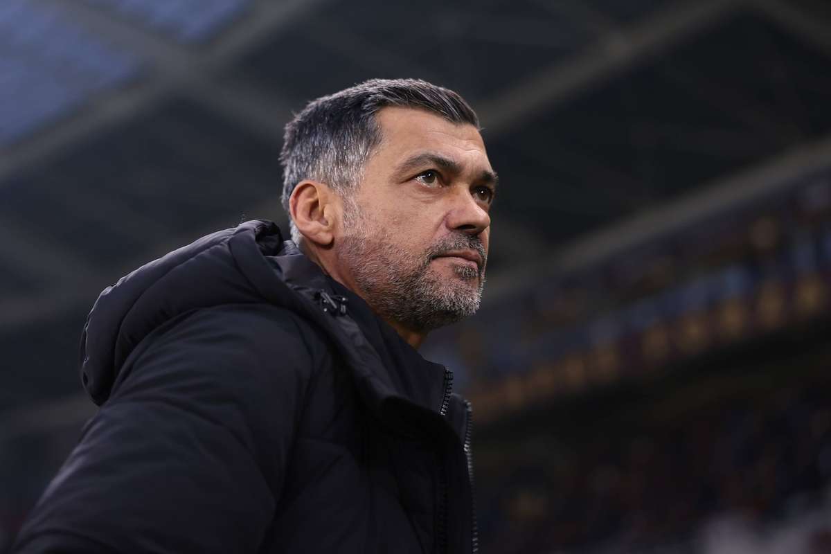 Imi iau valiza si plec Nu cer un euro