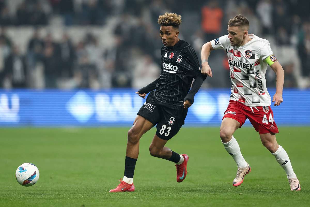 In inferioritate numerica Gaziantep invinge pe Besiktas Pasa decisiva de la capitanul