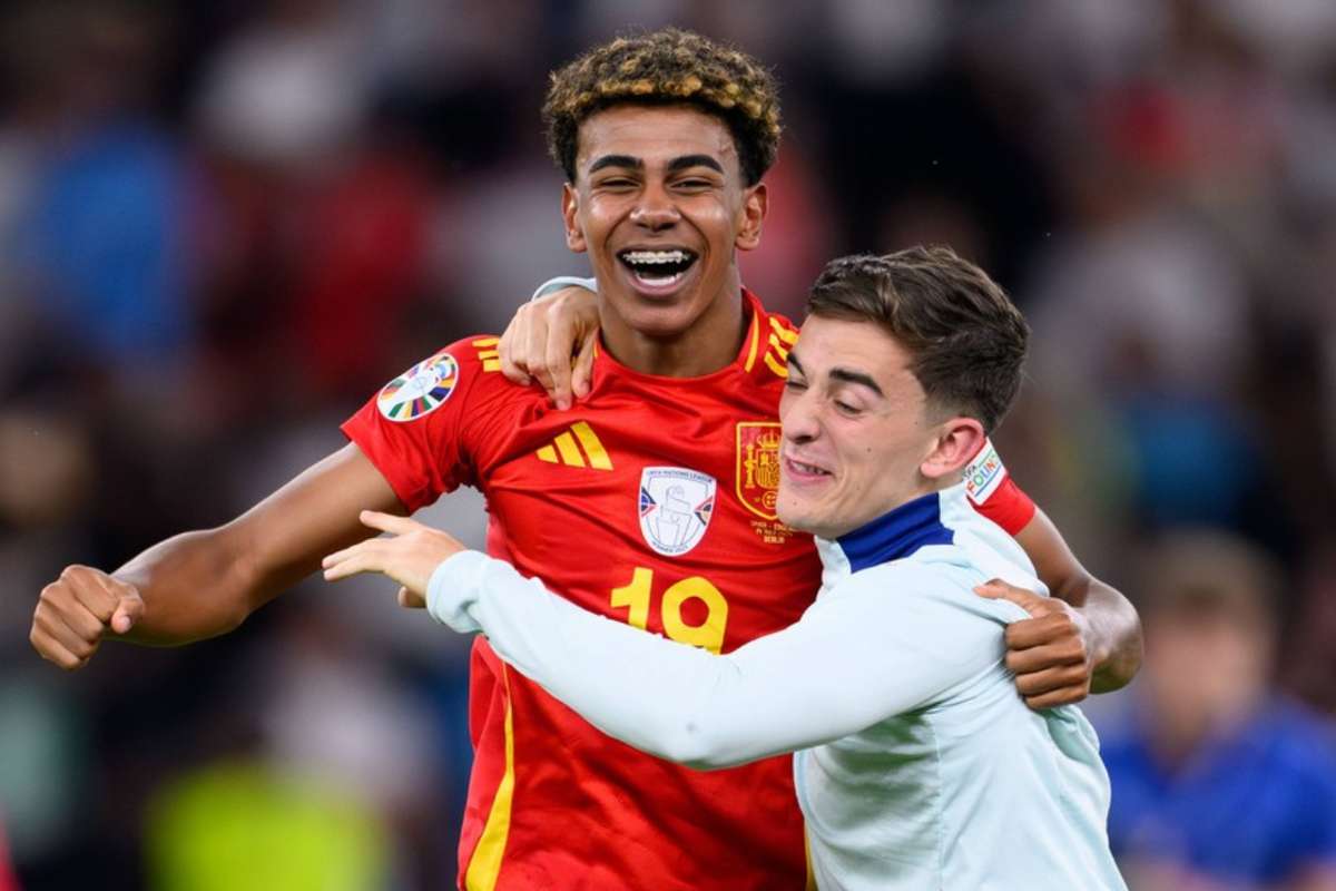 Masinaria La Masia Barcelona si datele revolutiei din Spania