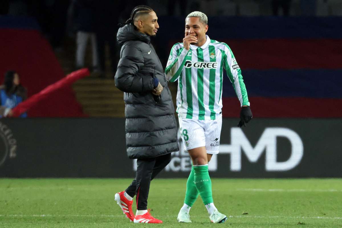 Oficial Barcelona rezilieaza imprumutul lui Vitor Roque la Betis