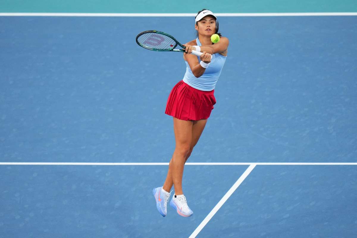 Urmarire tenis Paolini avanseaza premiera Raducanu