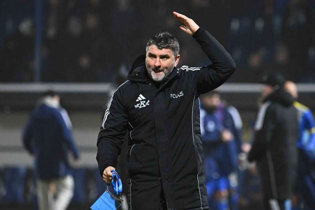 VIDEO Adrian Mihalcea in dificultate Echipa sa are 8 meciuri fara victorie