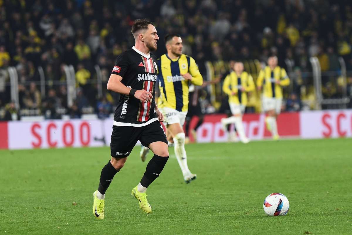 VIDEO Sorescu si Maxim eliminati din Cupa Turciei de Fenerbahce si Mourinho