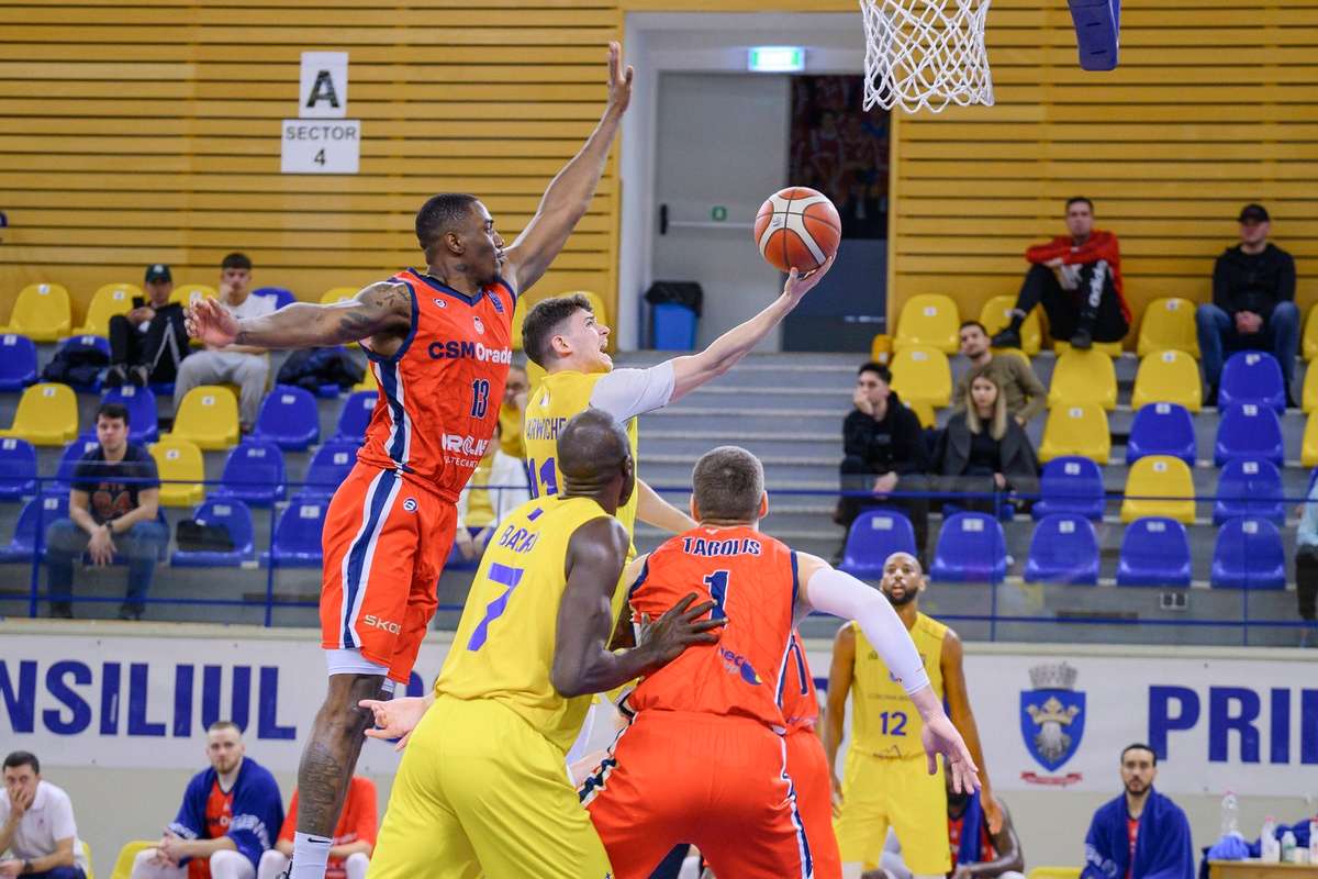 CSM Oradea si a consolidat pozitia de lider