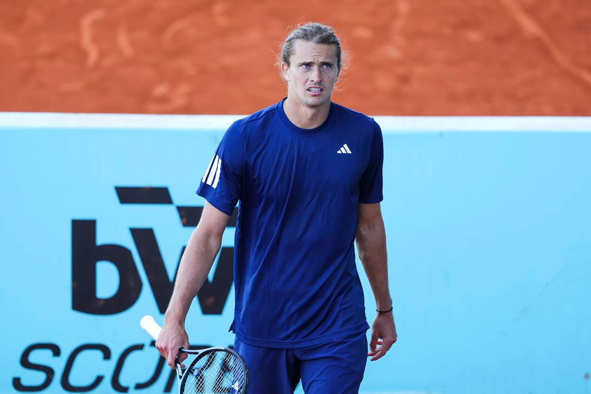 Urmare tenis Zverev avanseaza la Madrid Emma Raducanu pierde Rune abandoneaza