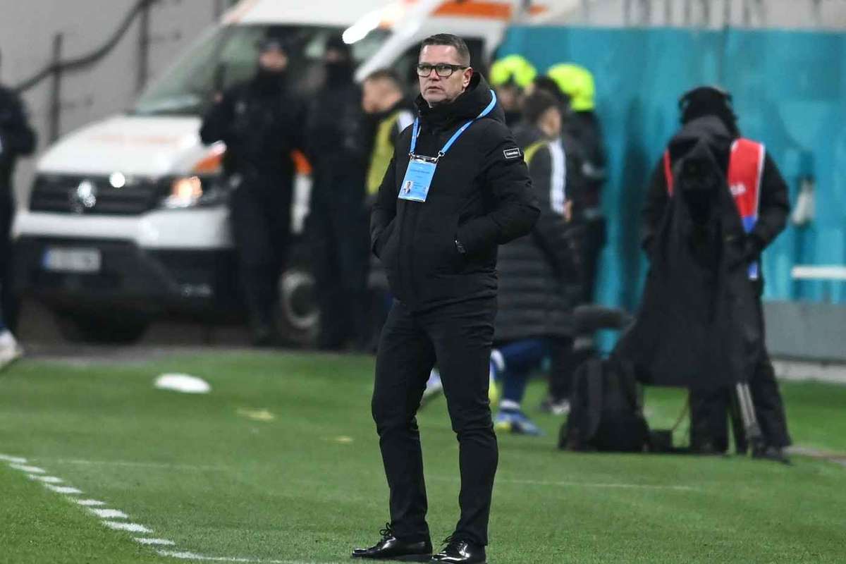 VIDEO Eses pentru echipa lui Stoican in drumul spre Superliga Resita pierde cu Steaua