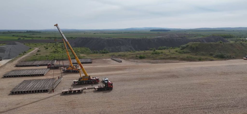 Autostrada Transilvania a inceput mutarea grinzilor Bechtel
