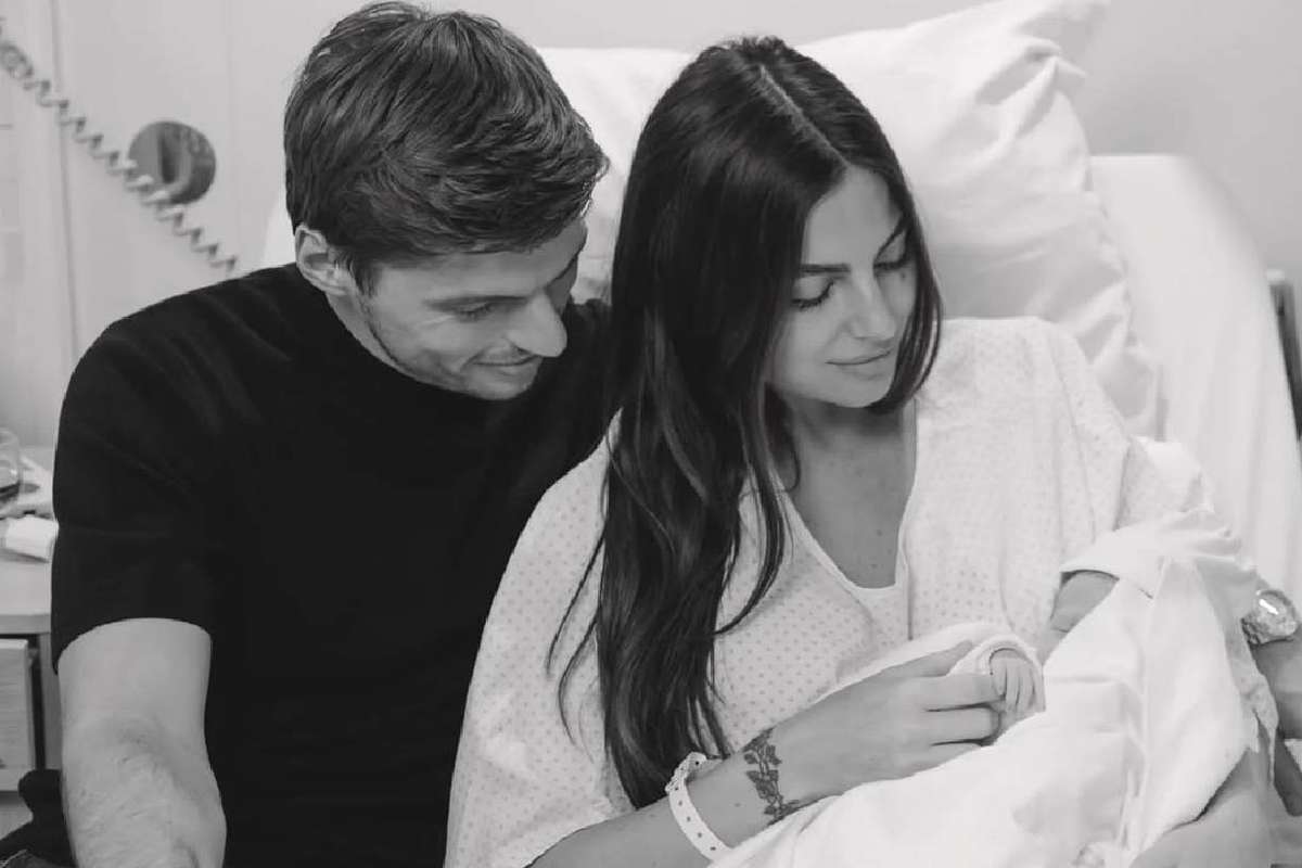 Bun venit pe lume Te iubim mult Max Verstappen tata unei fetite