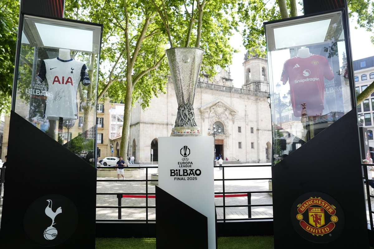 Cine va transmite finala Europa League la TV