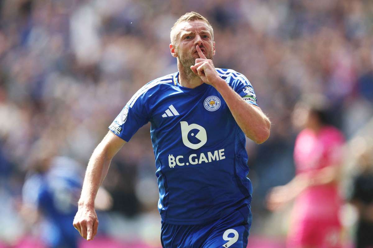 Jamie Vardy pleaca cu fruntea sus de la Leicester