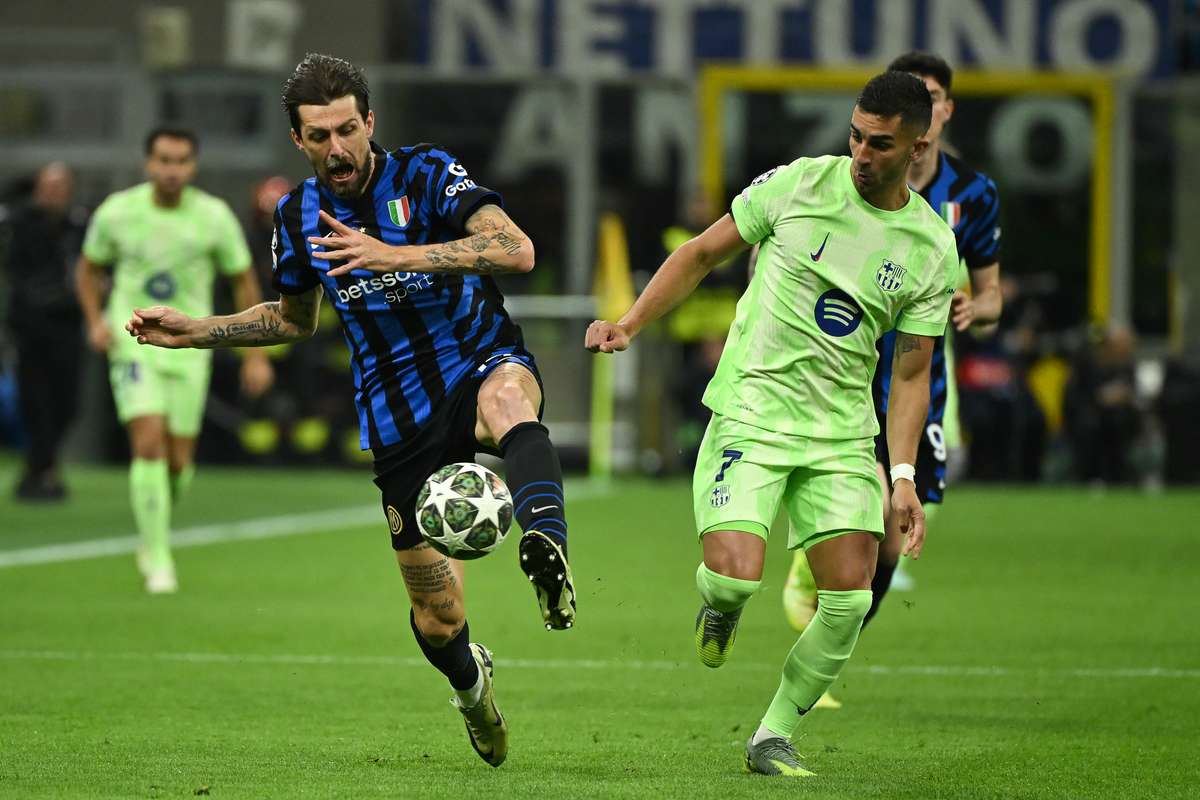 Liga Campionilor LIVE Inter conduce Barcelona Ocazii de ambele parti