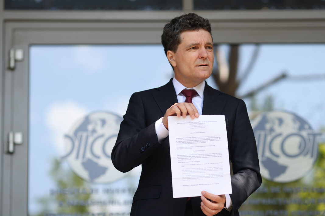 Nicusor Dan a depus plangere impotriva Elenei Lasconi