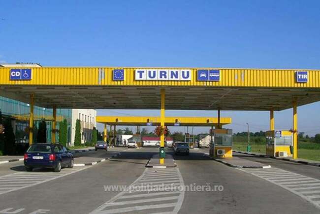 Politisti de frontiera din Arad prinsi furand tigari