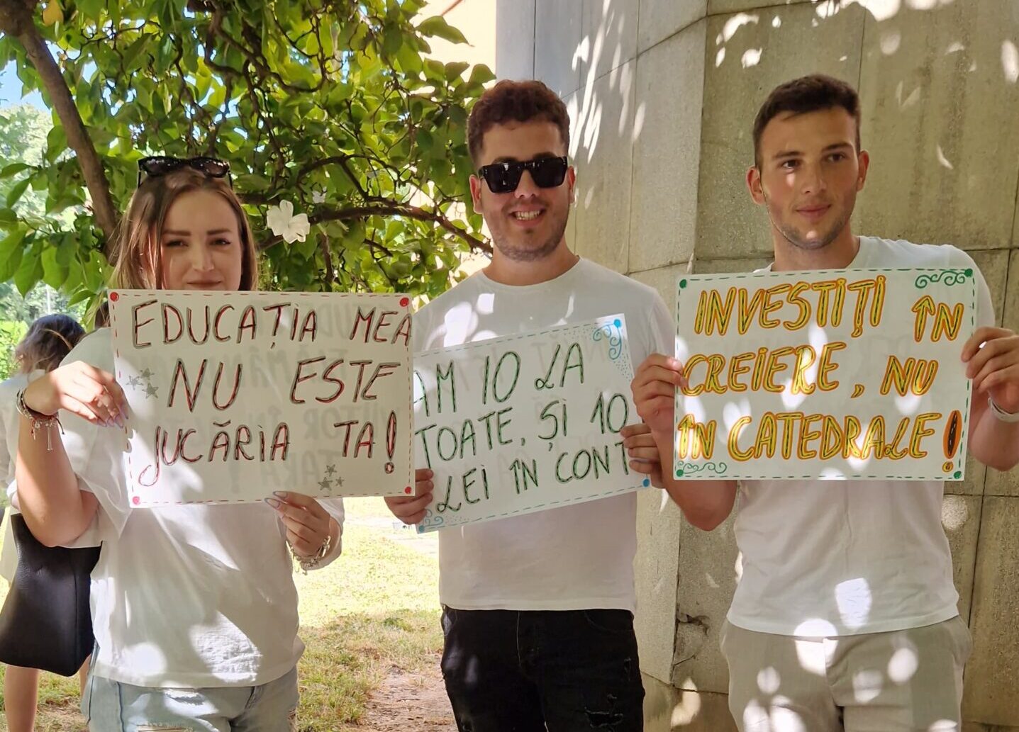 Studentii din Oradea protesteaza pentru burse mai mari