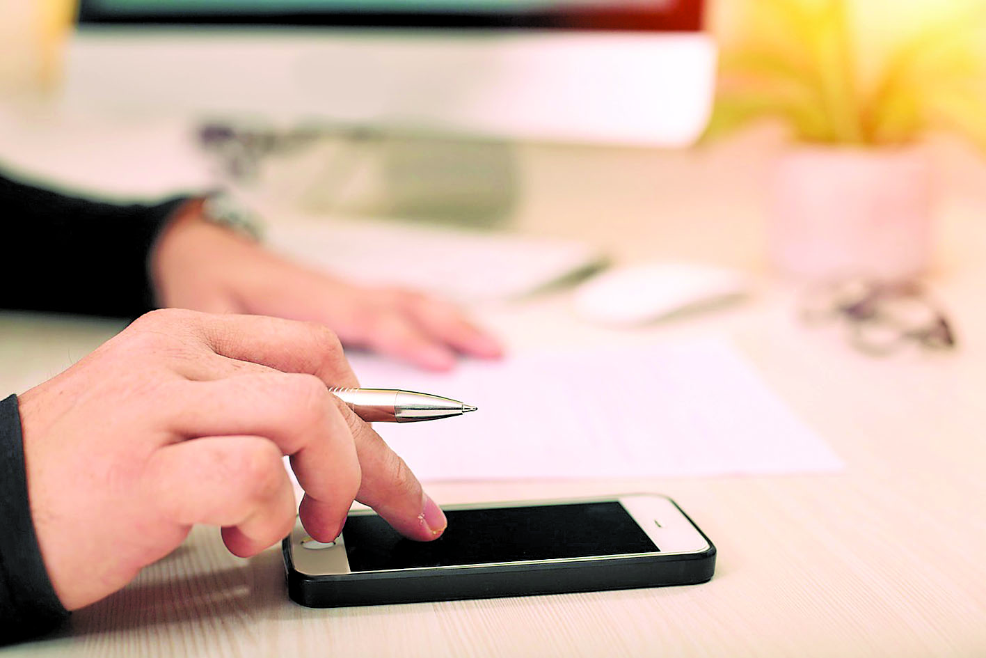 cea mai tensionata luna a anului in munca