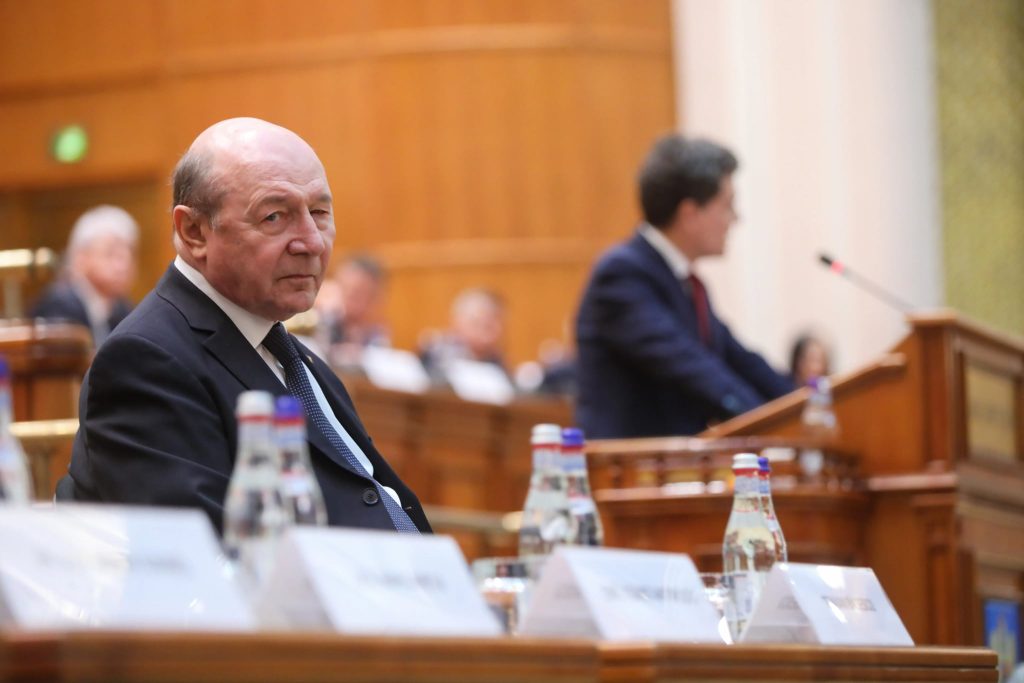CCR Legea anularii privilegiilor fostilor sefi de stat neconstitutionala