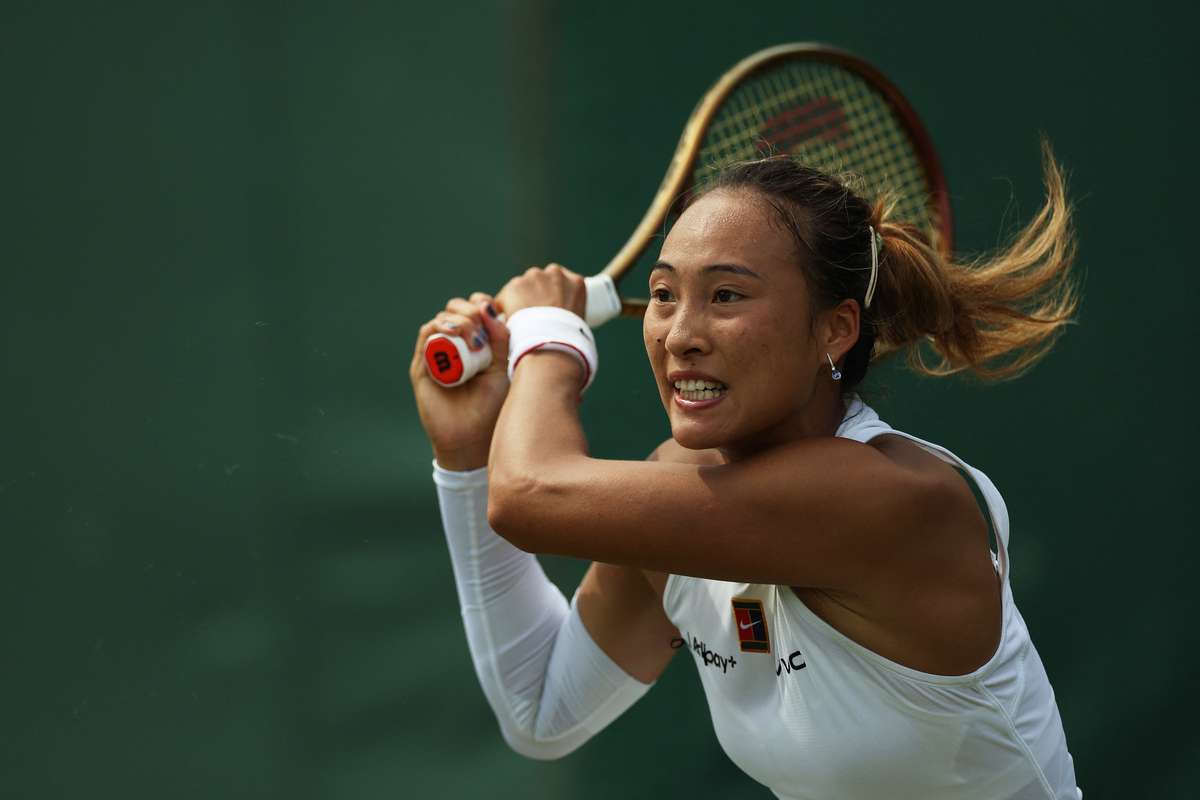Campioana olimpica Qinwen Zheng eliminata la Wimbledon
