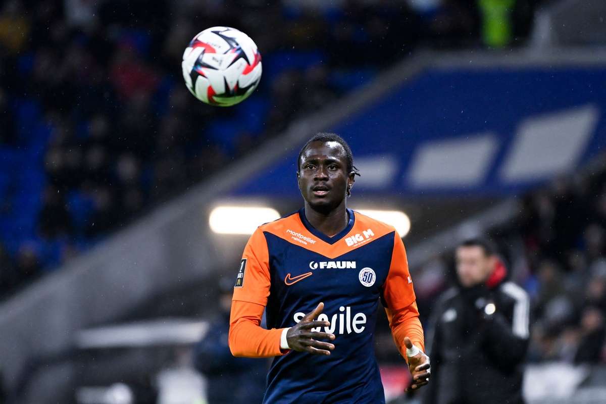 Dinamo negociaza cu un fundas din Ligue 1 Salariul urias e problema