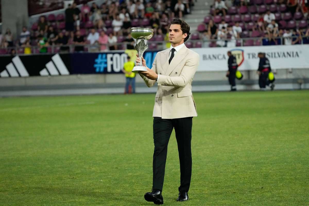 Ianis Hagi aproape de Legia Varsovia A convenit termenii contractuali