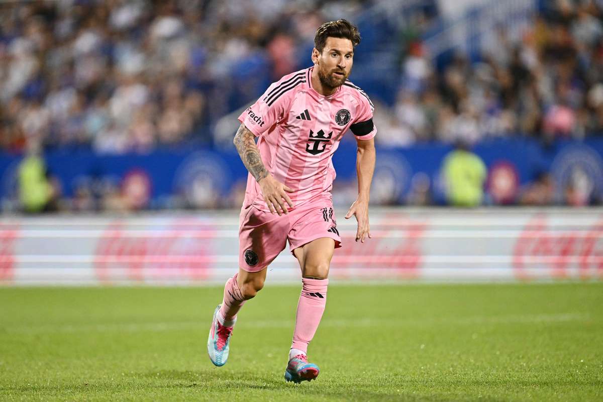 Lionel Messi poate schimba din nou echipa