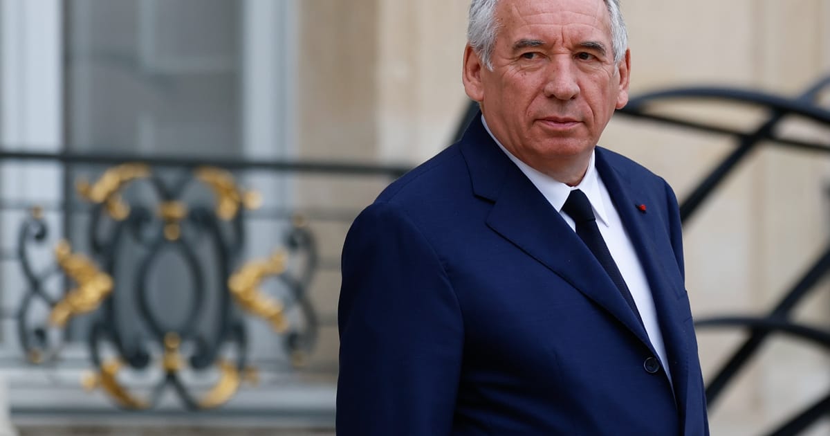 Premierul Frantei critic a acordul UE SUA ca subordonare fata de Trump