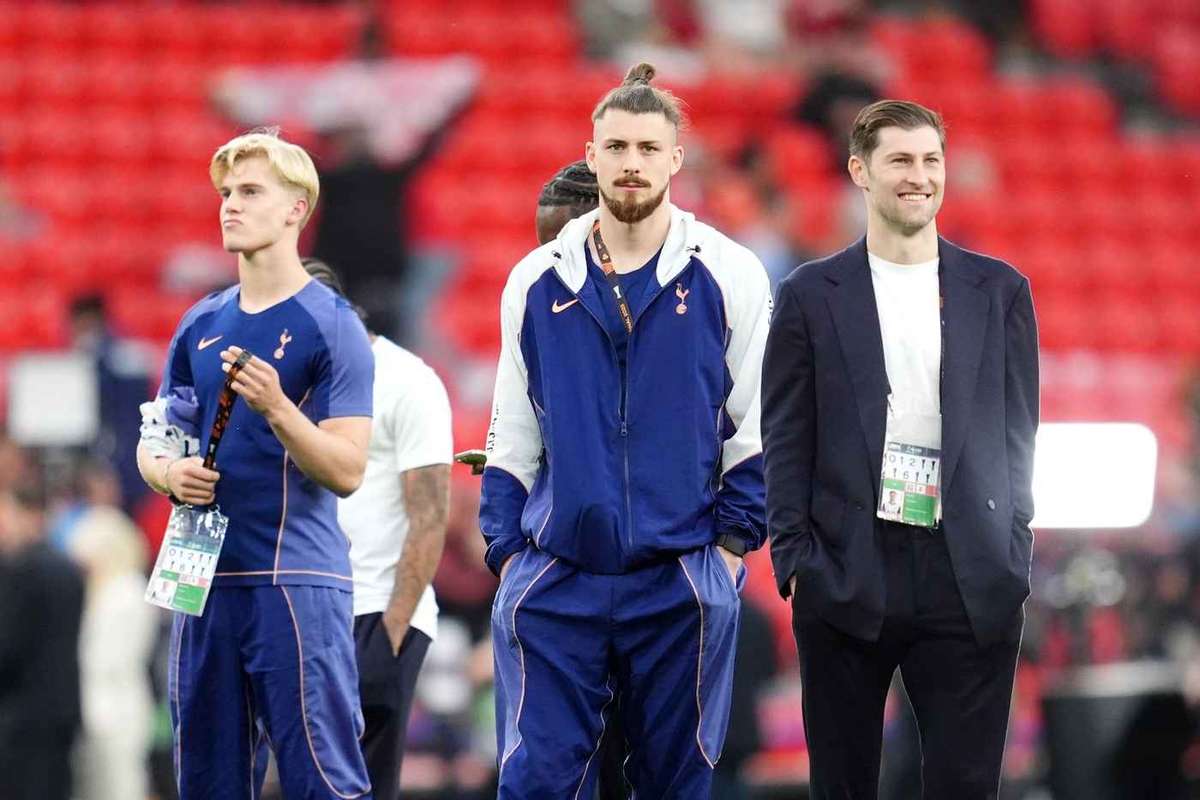 Radu Dragusin exclus din lotul lui Tottenham pentru Asia