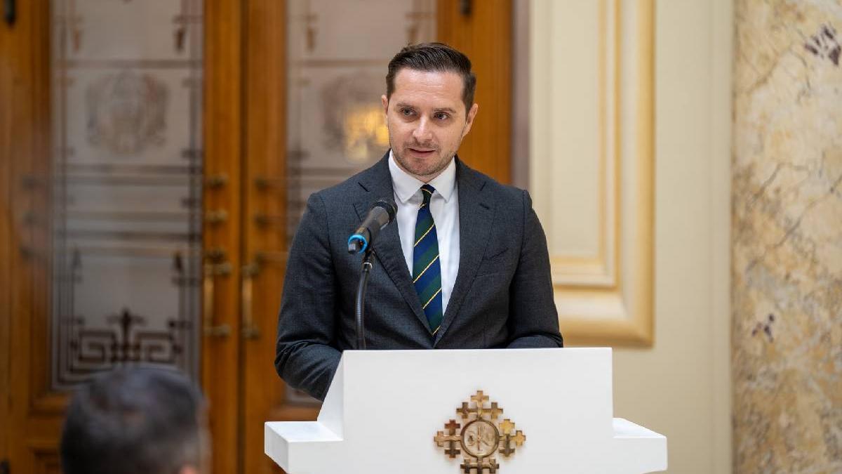 Bujduveanu Direc torii trebuie sa aiba salarii reduse acum