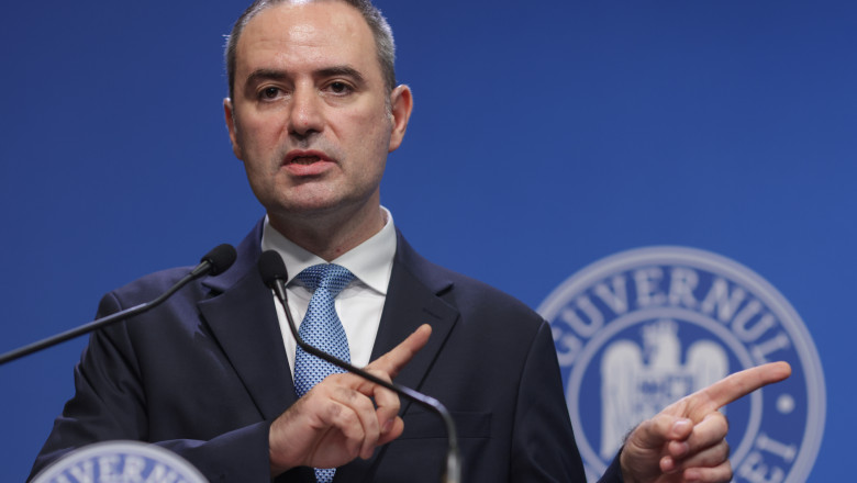 Ministrul Finantelor sugereaza plata cu cardul in magazine