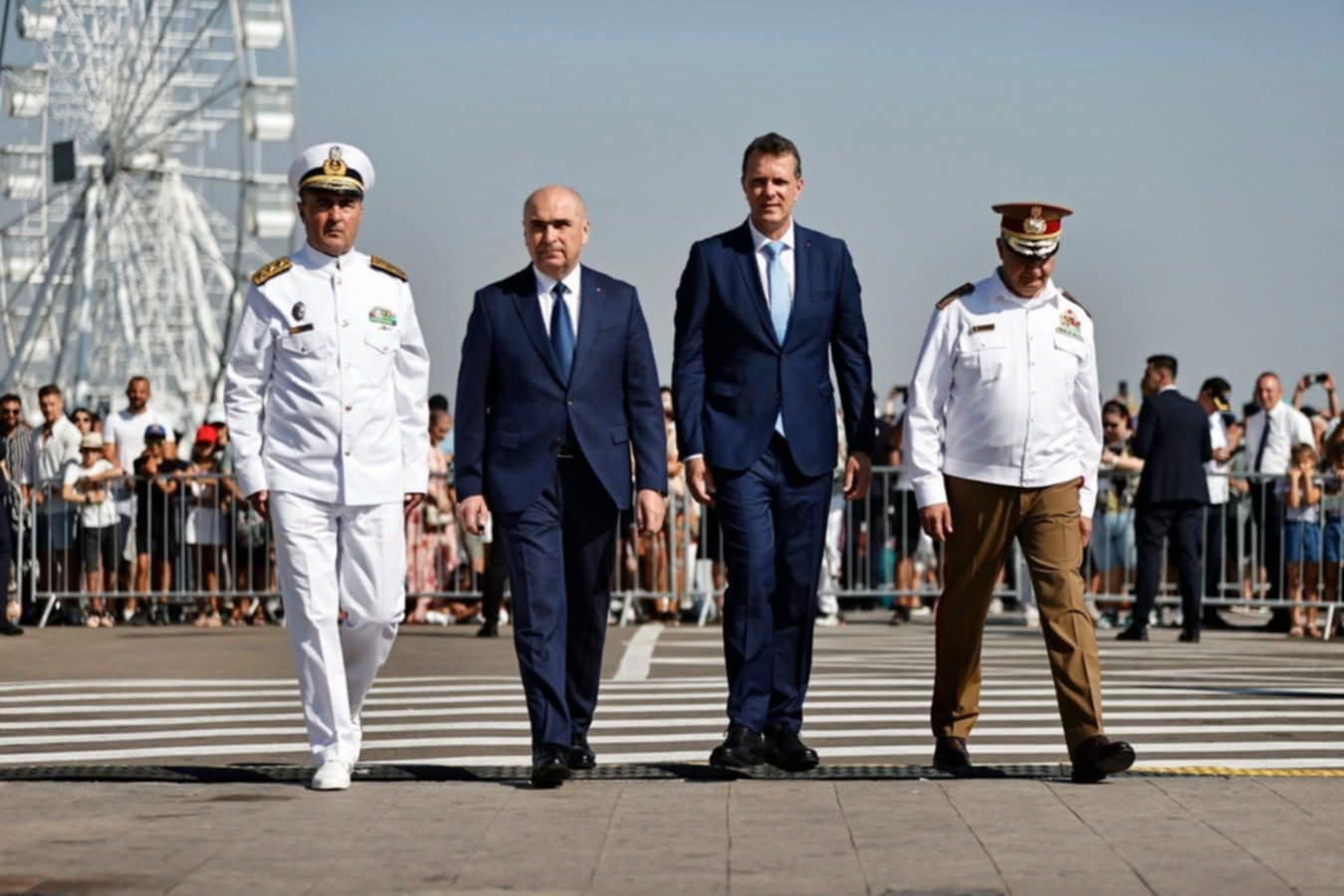 Premierul Ilie Bolojan huiduit inainte de Ziua Marinei