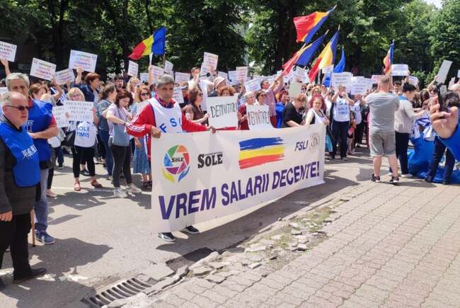 Profesorii ameninta cu boicotarea primei zile de scoala