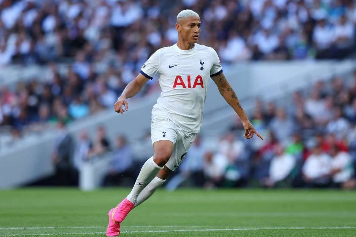 Radu Dragusin exclus din lotul Tottenham pentru Supercupa