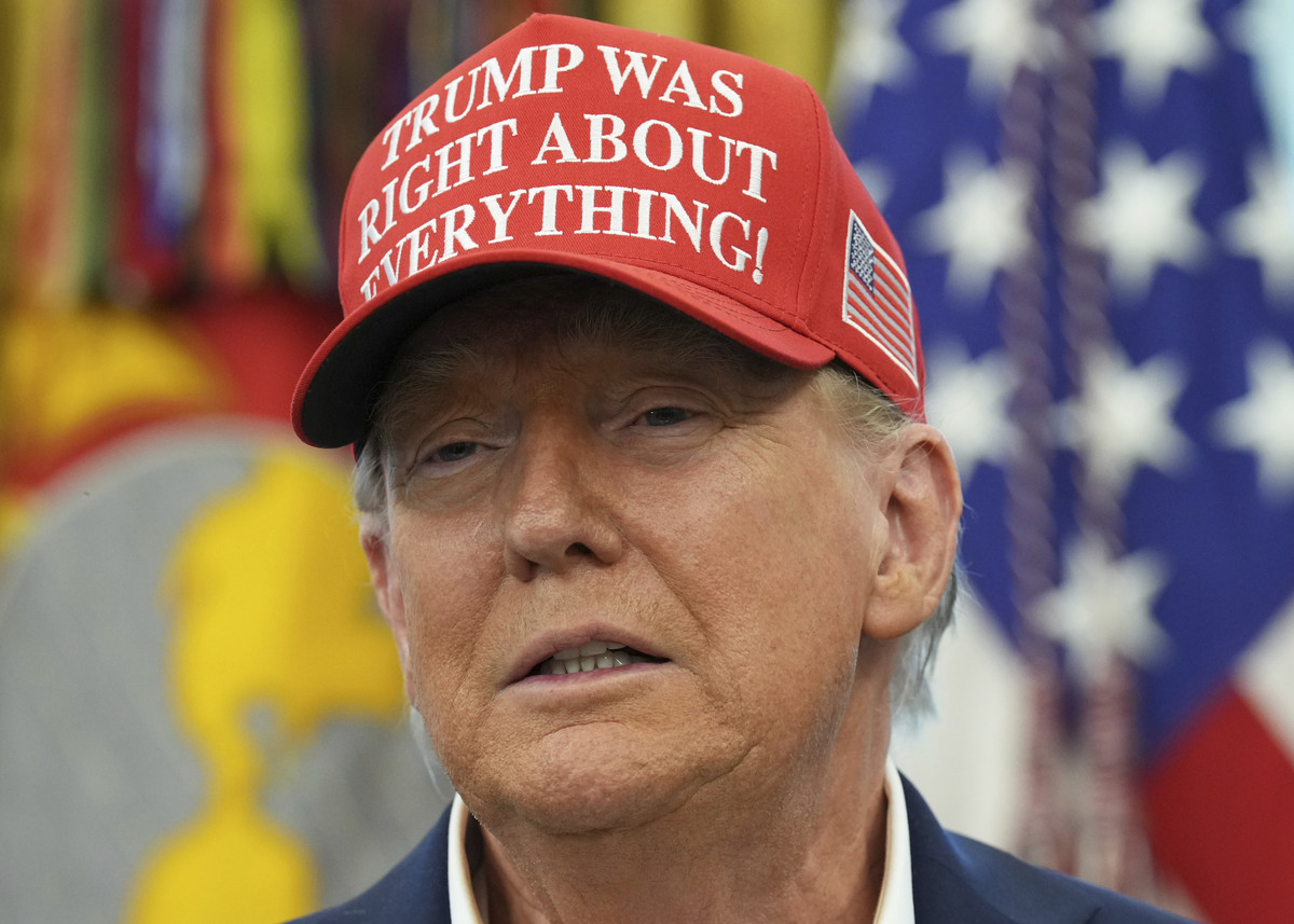 Trump afirma ca ar putea trimite Garda Nationala in Chicago New York