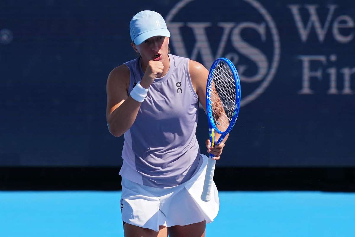 tennis tracker victorie clara pentru swiatek cirstea avanseaza in turul doi