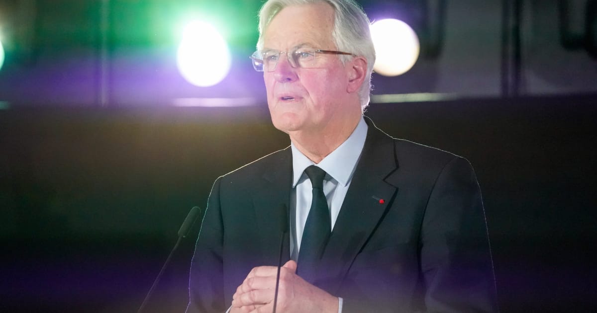 Barnier revine in parlament dupa castigul din Paris