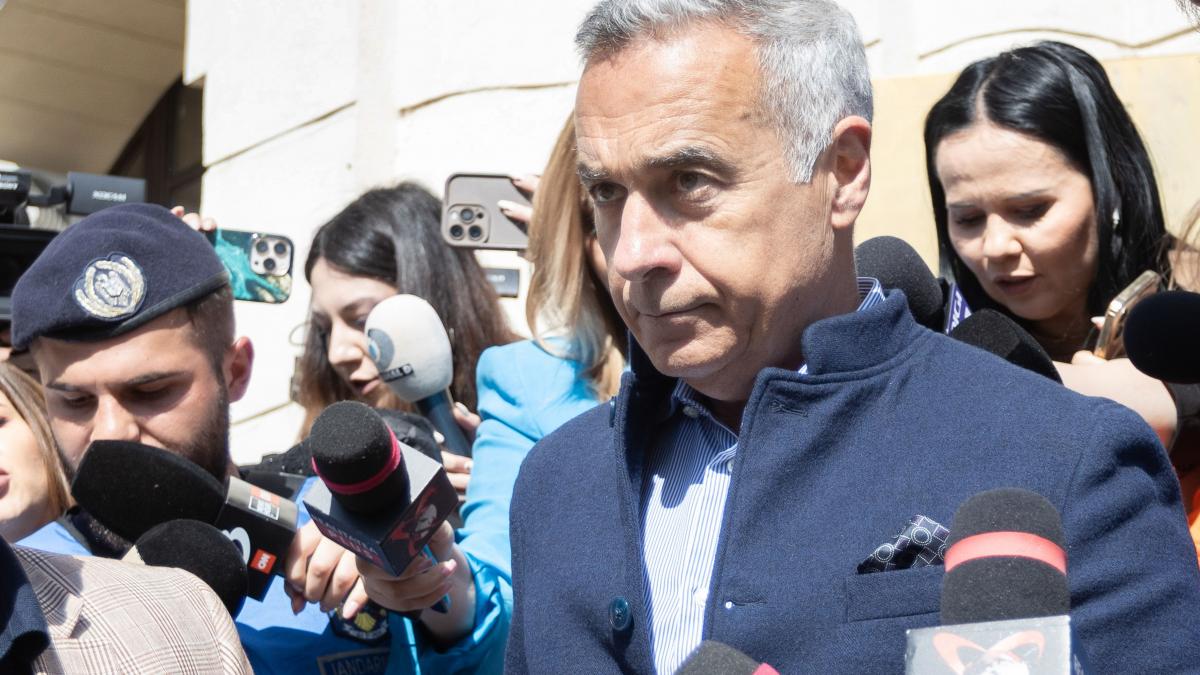 Calin Georgescu discurs pe treptele Politiei