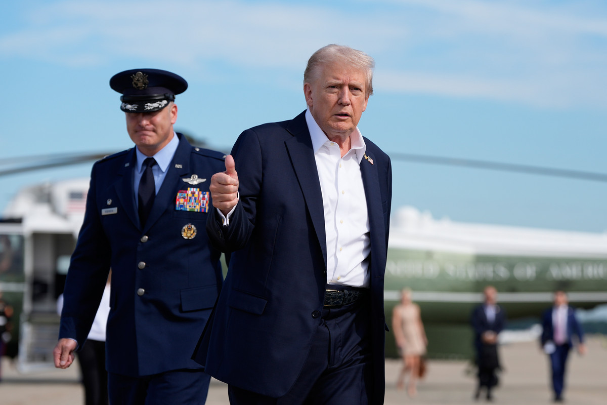 Entuziasm pentru inculparea lui Comey Trump prezice vor mai fi si altele