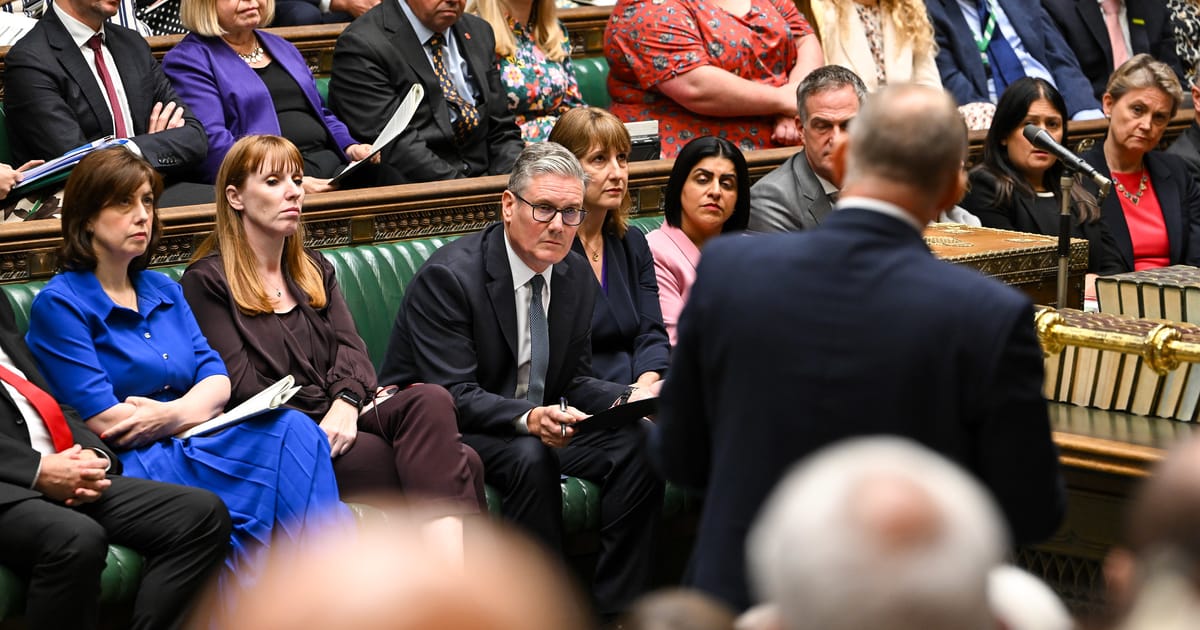PMQs Starmer afectat de subestimarea impozitului pe tranzactii