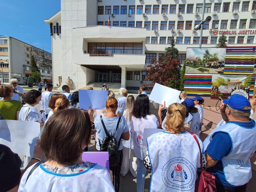 Prima zi de scoala cu proteste si lipsa de predare