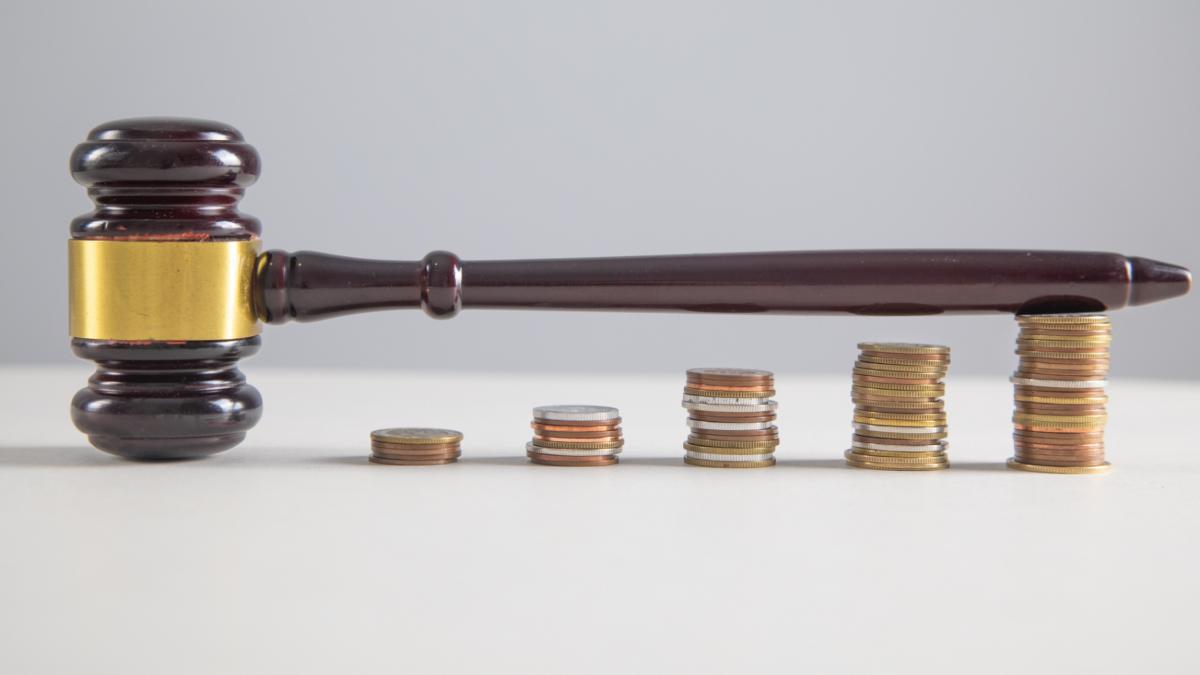 Proiectul pensiilor speciale pentru magistrati aprobat automar