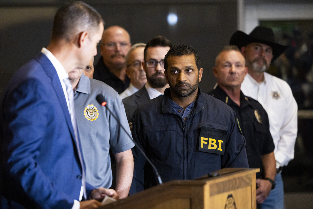 Trump il apara pe Patel in fata criticilor FBI