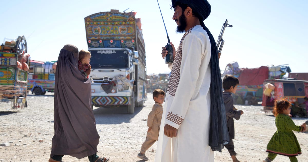 Austria deporteaza prima persoana in Afganistan dupa Talibani