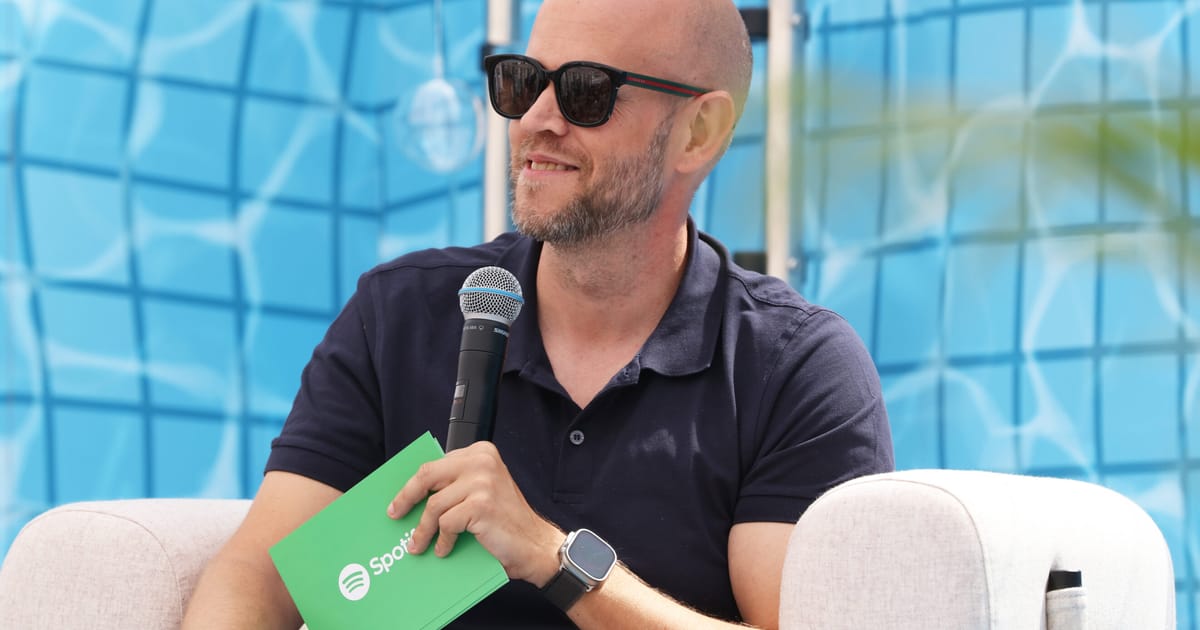 Daniel Ek de la Spotify va demisiona din functia de CEO