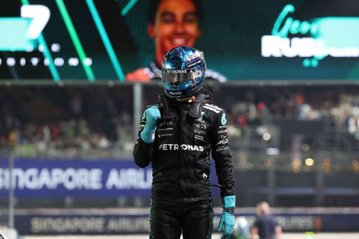 Russell aduce Mercedes pe prima pozitie la Singapore