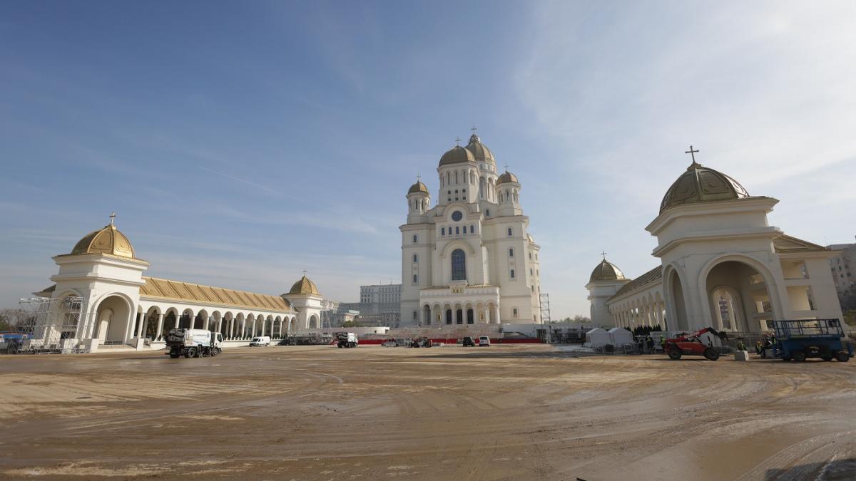 Sfinirea Catedralei Nationale de Patriarhul Bartolomeu I